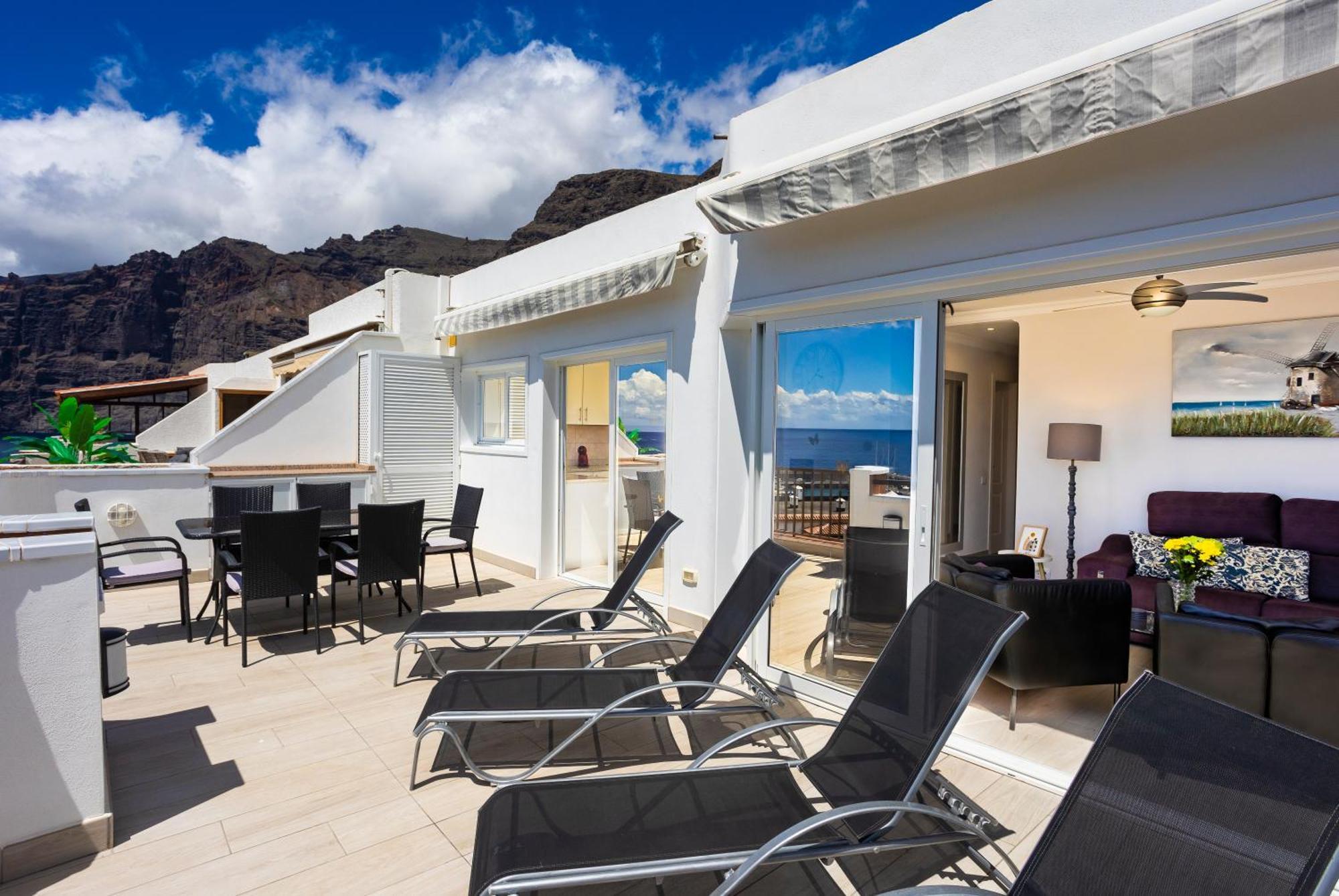 Ocean Panorama - 3 Ac Bedrooms, Private Garage, New Pool, 2 Bathrooms, Tv Channels Acantilado de los Gigantes Kültér fotó